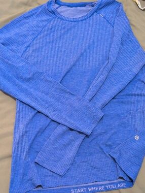 lululemon athletica Lightweight Blue Long Sleeve Top